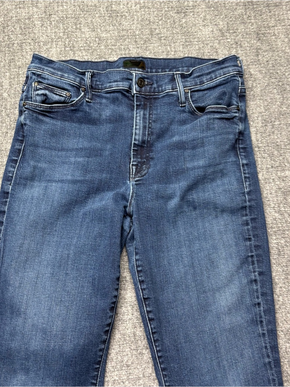 MOTHER Jeans Womens 32 Weekender Fray in Mint Condition Flare Raw Hem USA Made - Picture 12 of 15